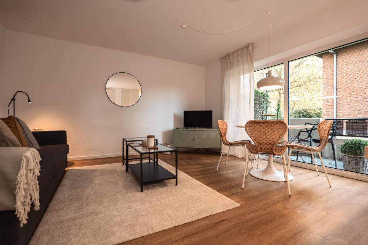Mit Tiefgarage U. Balkon